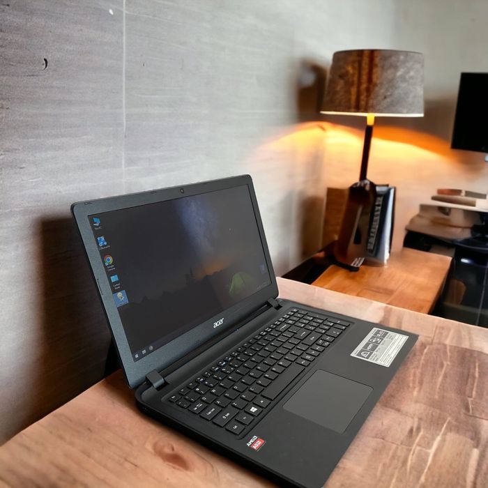 Laptop acer nou A9 3.5Ghz windows 11