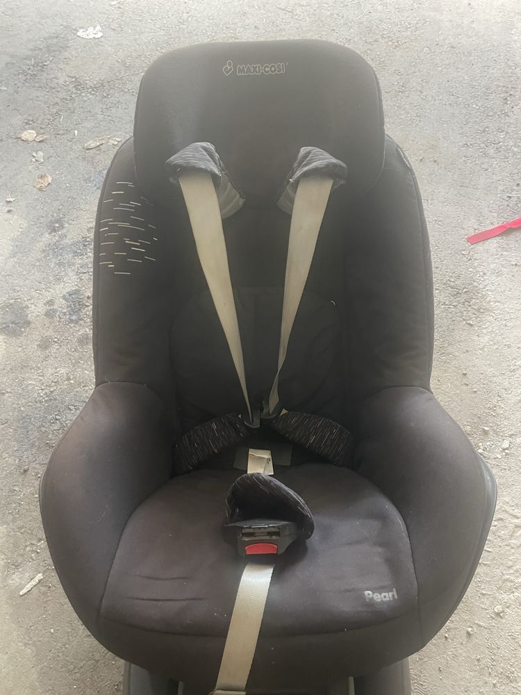 Детско столче Maxi Cosi + база
