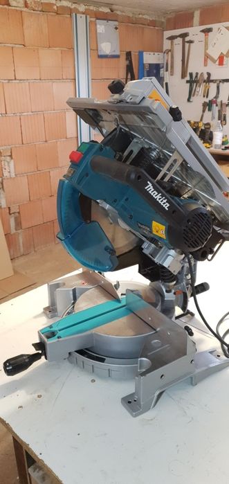 Fierastrau 2 in 1 Makita LH 1201 FL