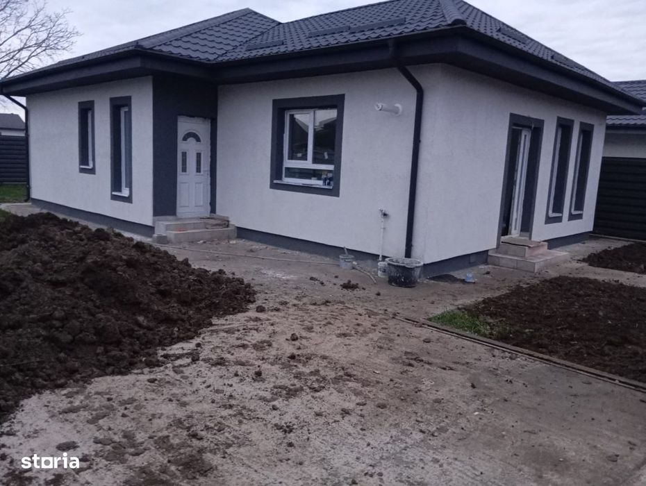 Casa noua Manastirea - Bilden