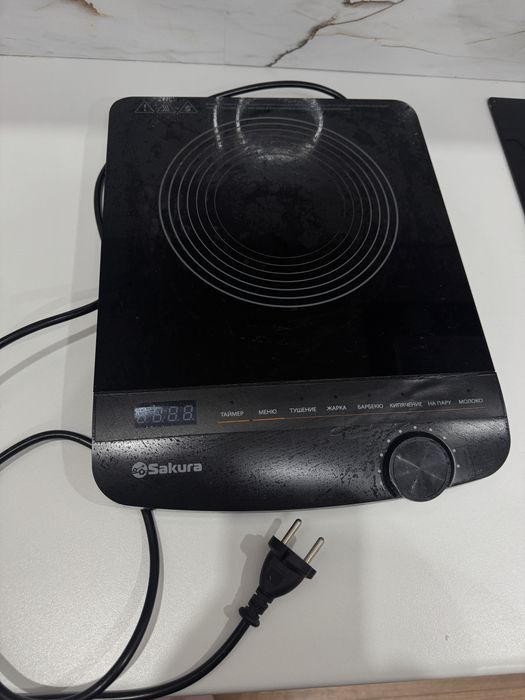 Плита настольная сенсорная в отличном состоянии