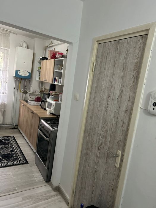 Închiriez apartament