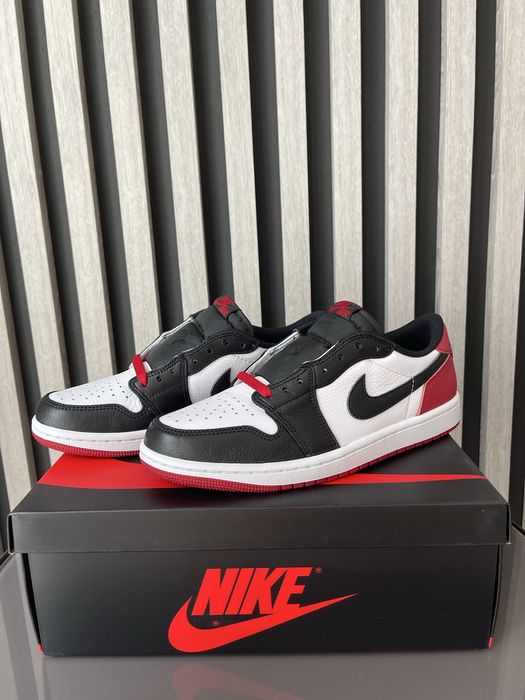 Jordan 1 low black toe