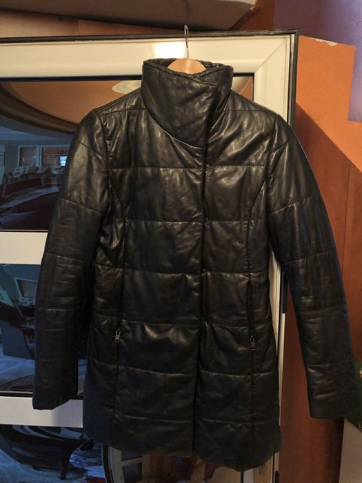 Haina din piele foarte fina mărimea 34 de firma