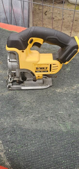 fierastrau pendular dewalt