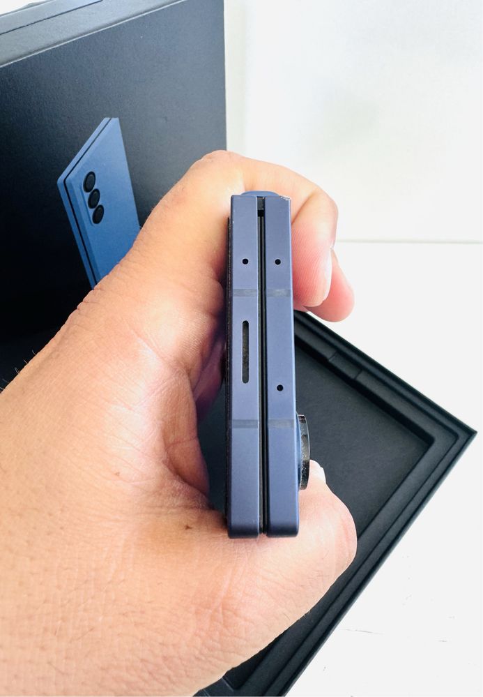 НОВ! Samsung Galaxy Z Fold 6 5G 256GB 12GB Navy Гаранция!