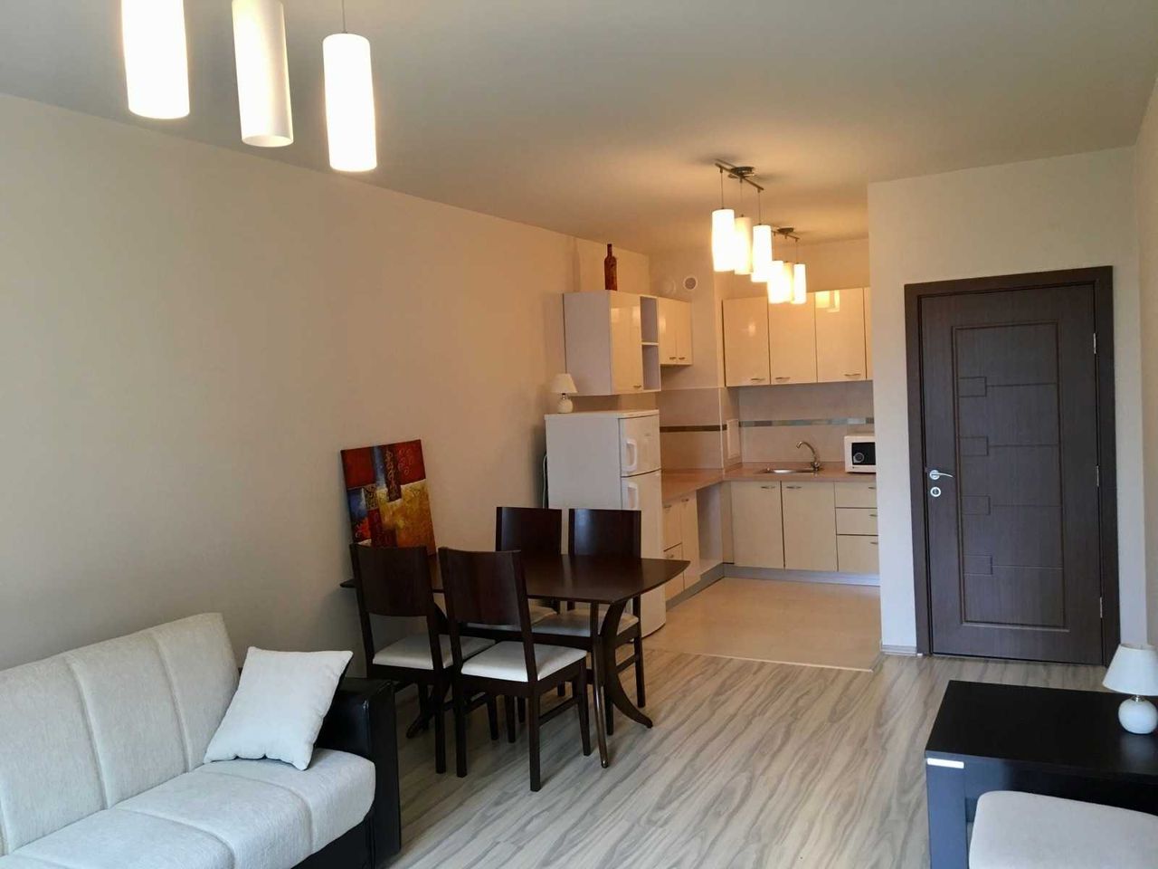 Дава се под наем Двустаен апартамент в Бургас, Зорница - 70 кв.м за 600 € - Снимка #3
