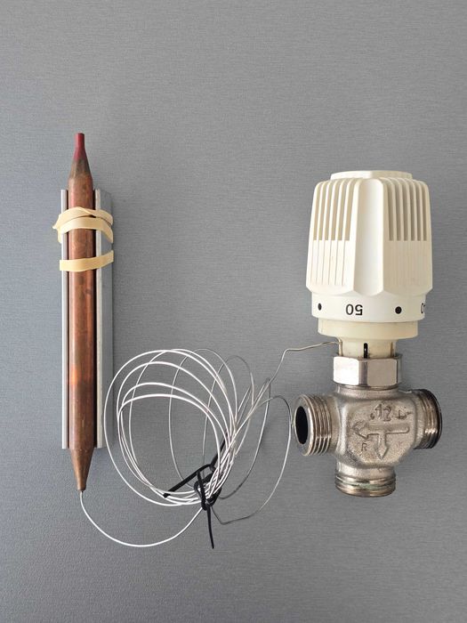 HERZ Термостатна глава със сензор за допир за бойлер с трипътен вентил