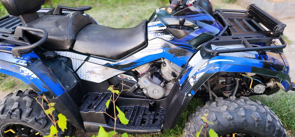 Vând can am 800max