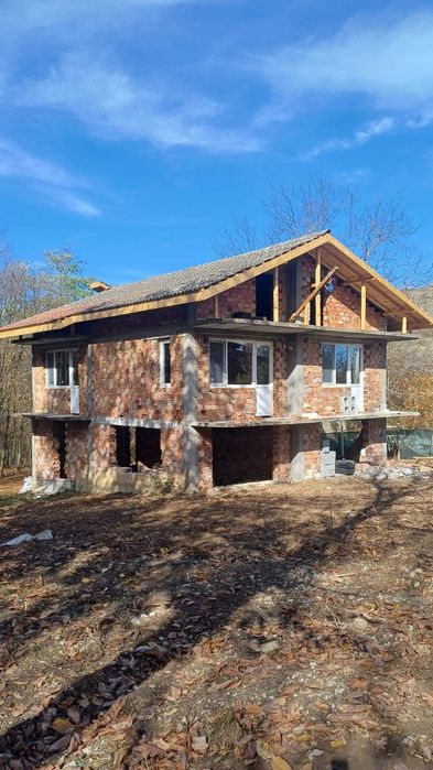 Къща гр. Троян с. Горно Трапе