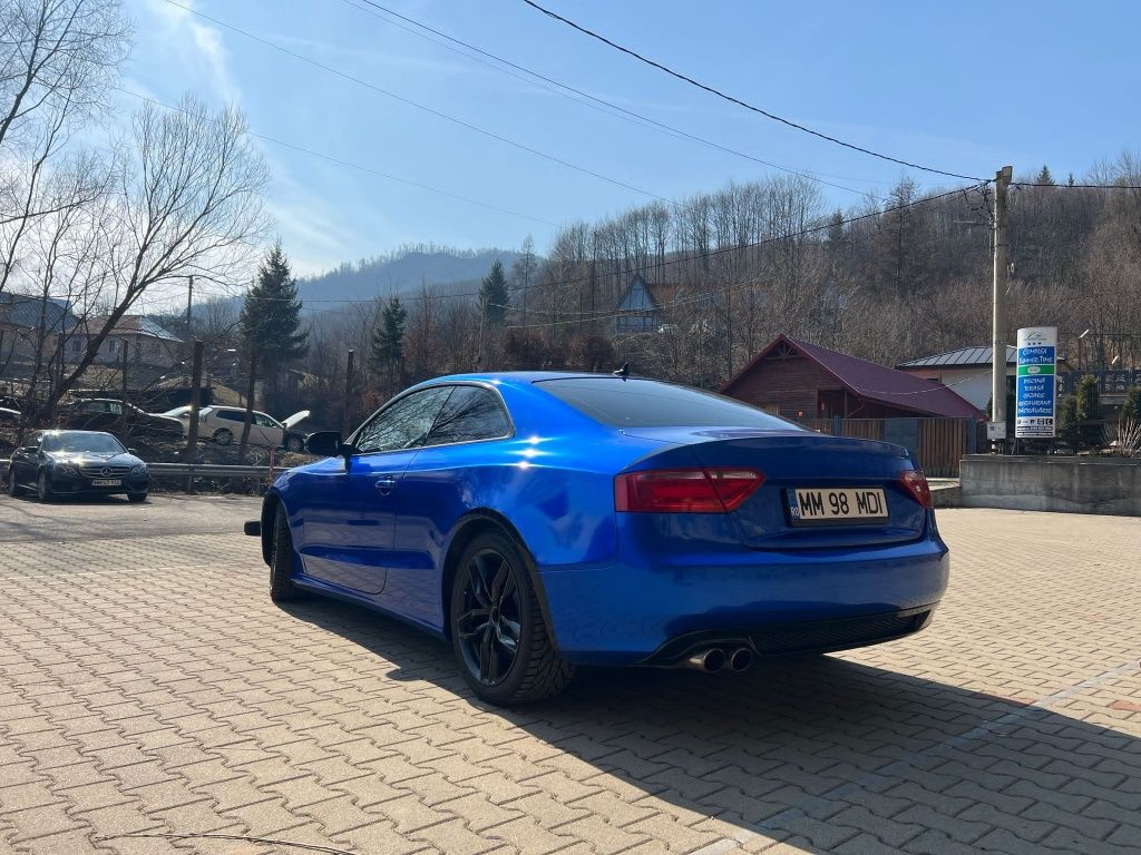 Vând Audi A5 quattro