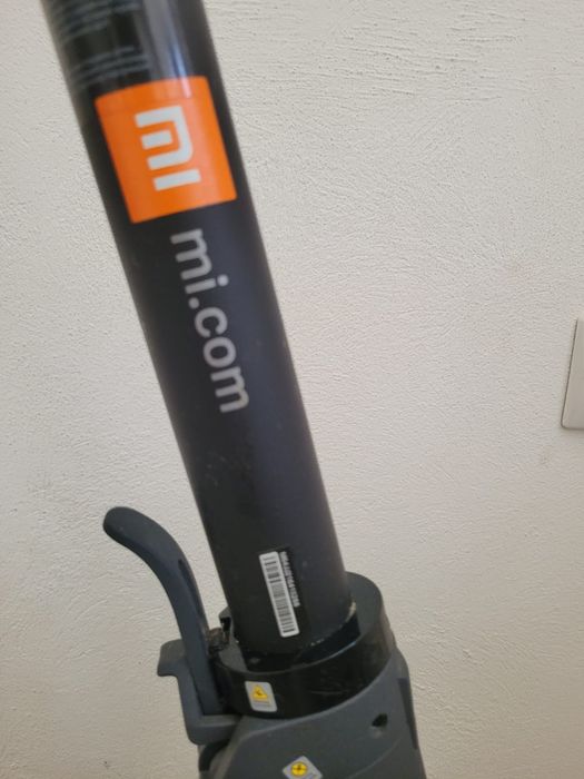 Vând trotineta electrică foarte puțin folosită.