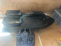 Лодка за захранка flytech