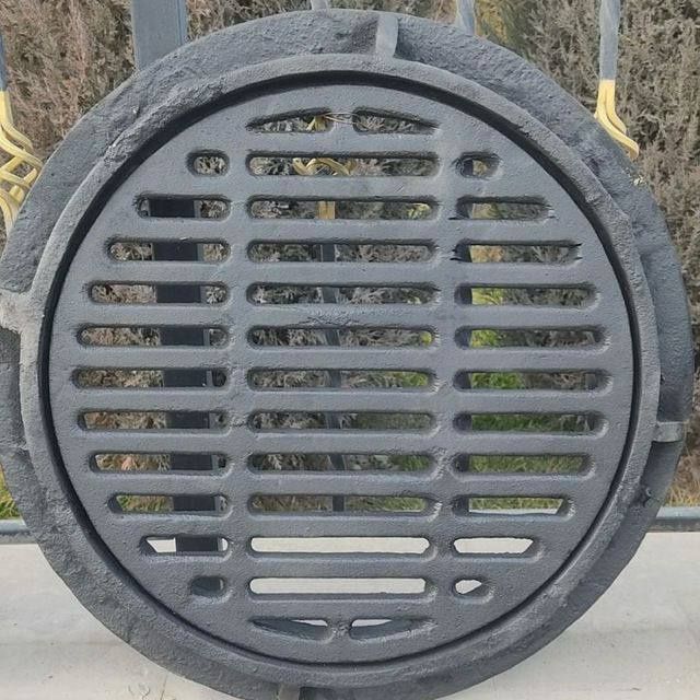 Чугунные люк.  Chugun lyuklar