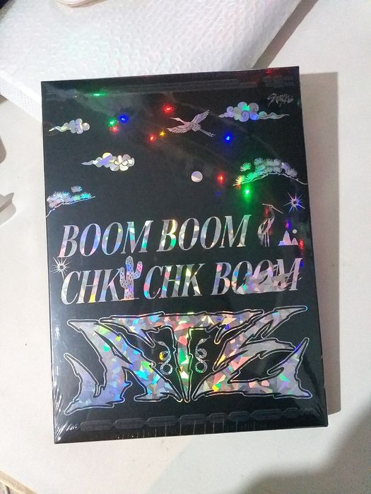 Продам альбом Stray Kids