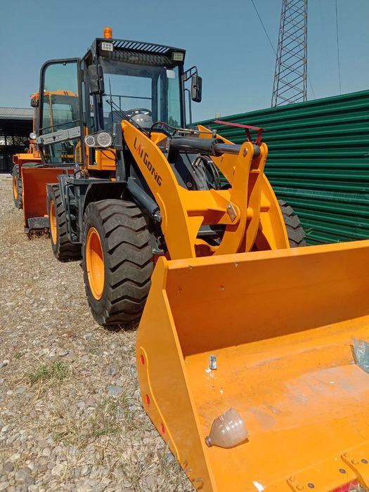 Фронтальный Погрузчик в наличии