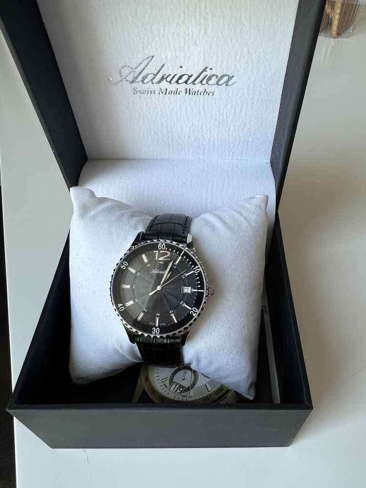 Продам часы Adriatica