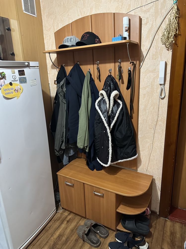 Продам шкаф в прихожую
