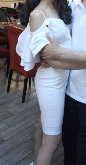 Продам белое платье