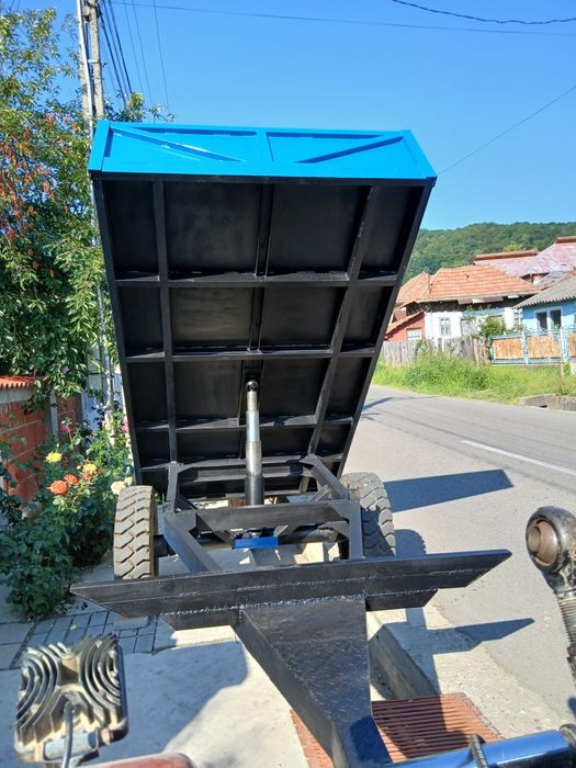 Remorcă Basculabilă
