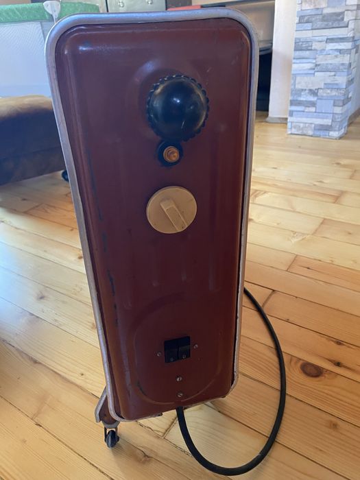 Продавам старинен радиатор Смядово(1974г)