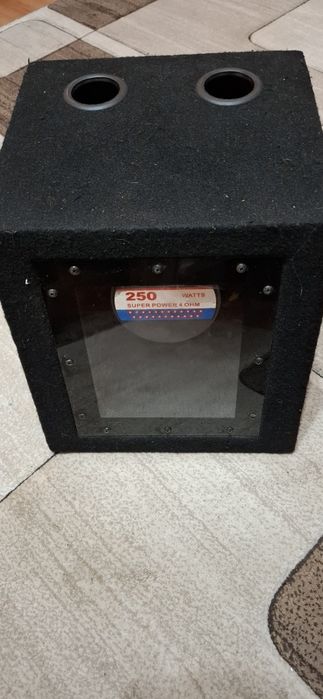 De vanzare subwoofer auto 250W