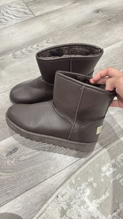 Продам новые угги