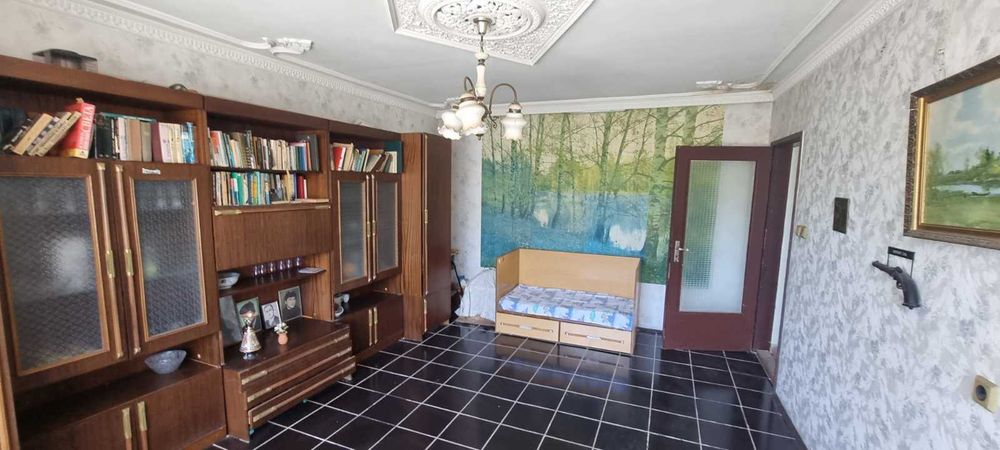 286-Продава се етаж от кооперация в кв. "Оборище"