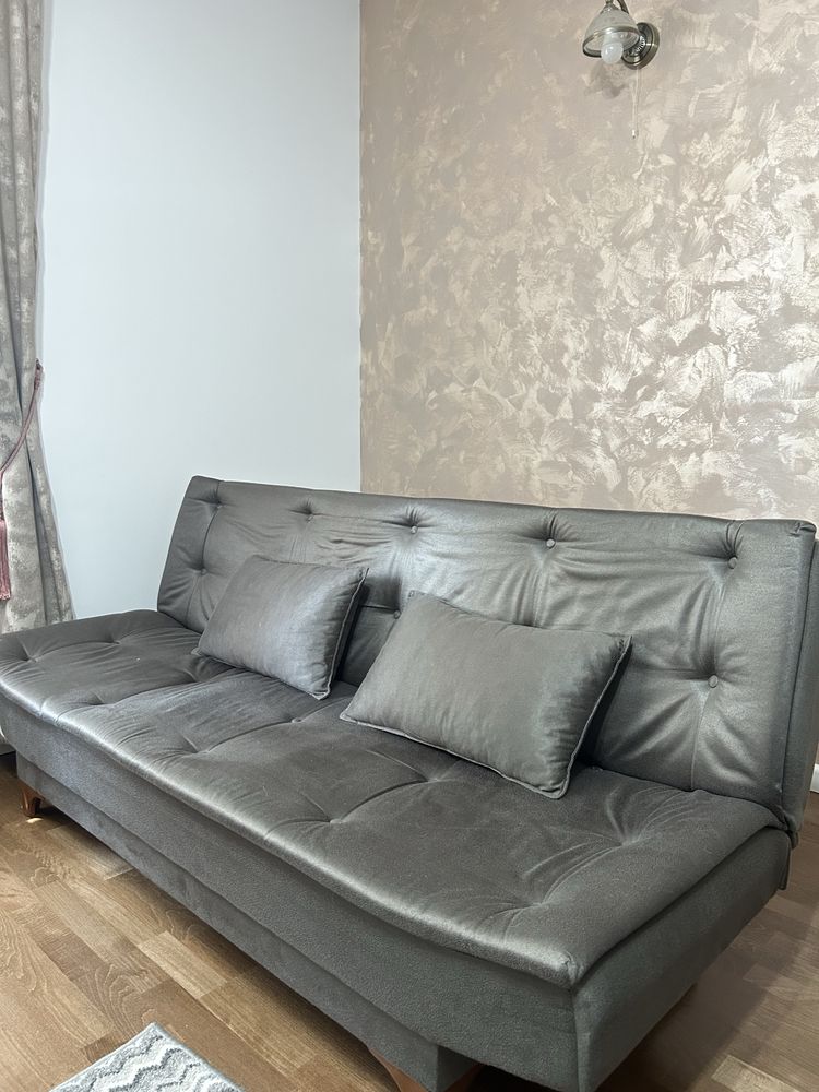 Canapea extensibilă, 2m x 75cm – stare foarte bună