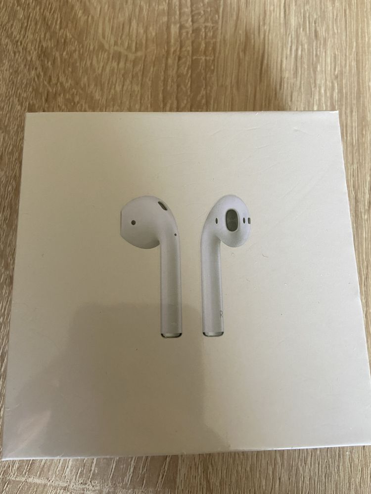 Продам AirPods