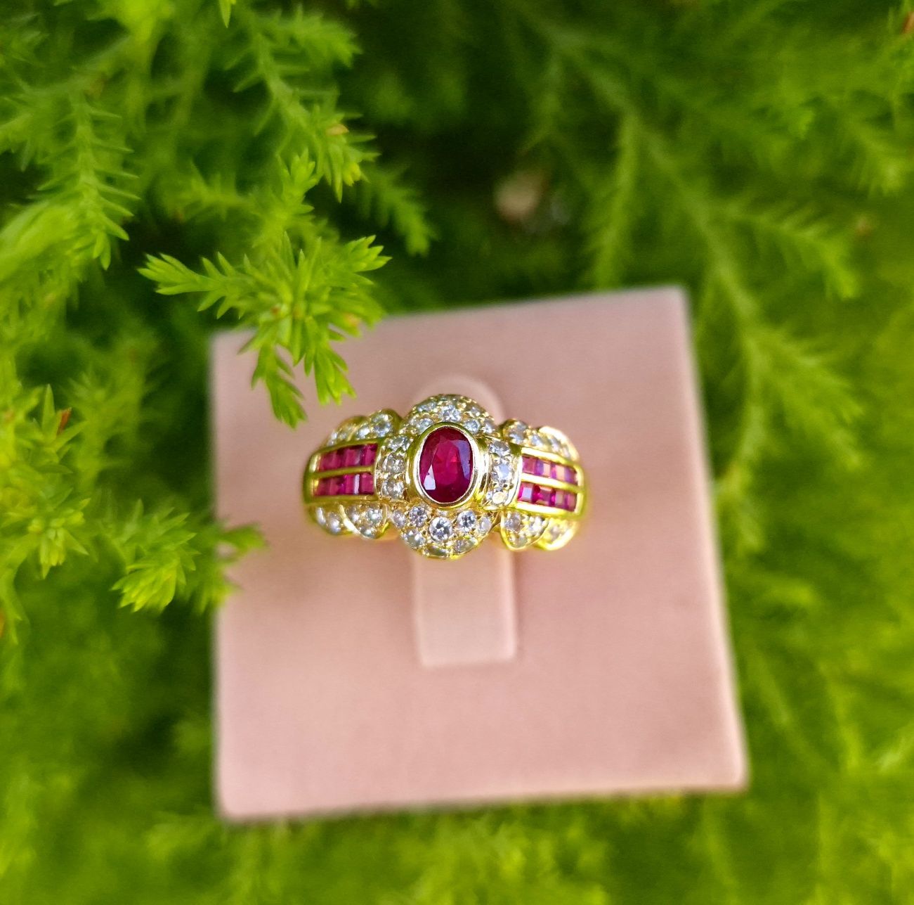 Inel din aur de 18K cu rubine si diamante naturale