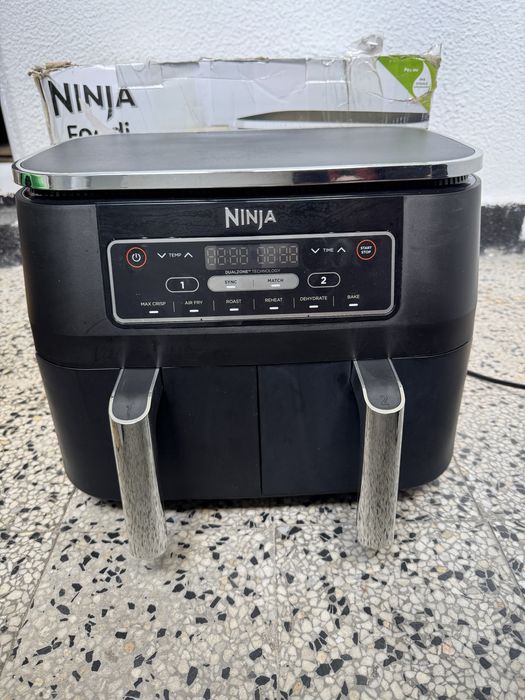 ДВУЗОНОВ Фритюрник с Горещ Въздух Ninja AF300EU 2470W 7.6л, 6 Програми