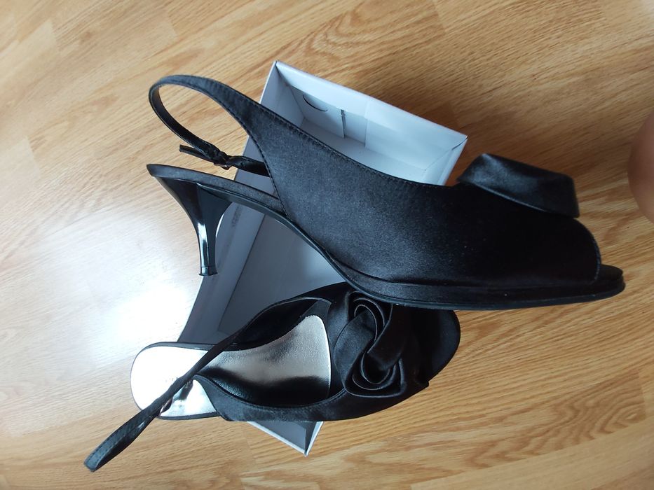 Vand sandale elegante