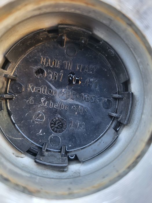 Vând 4 jenți de Wolswagen Tiguan cu cauciucuri,în stare foarte bună