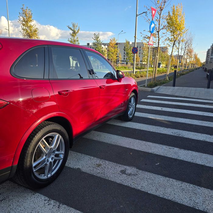 Porsche Cayenne Diesel 3.0 V6  An 2017 –  118.000 km TVA deductibil