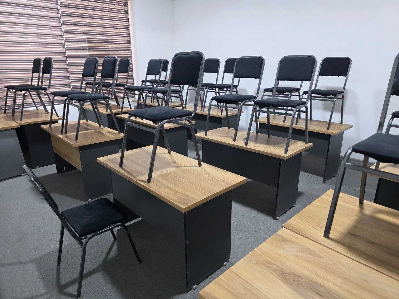 Parta va ikkita stuli bilan doska bonus