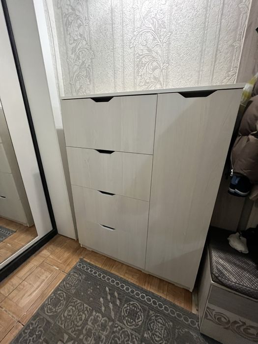 Продам обувницу срочно