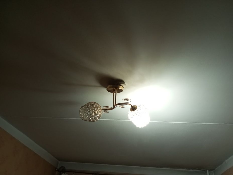 Продаётся люстра
