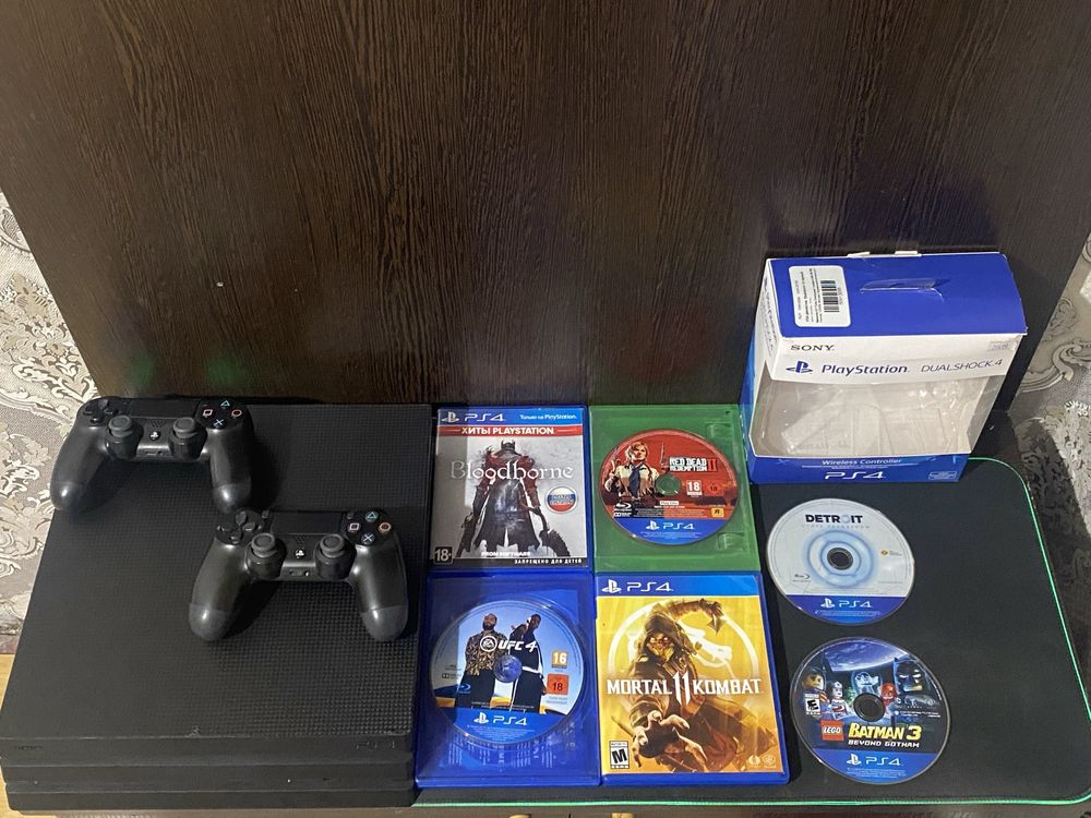 Продам PlayStation 4 PRO 1 TB | 30 игр