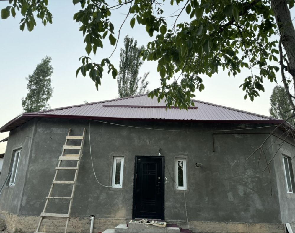 Uchastka sotiladi yuqori chirchiqda mebellari bilan !