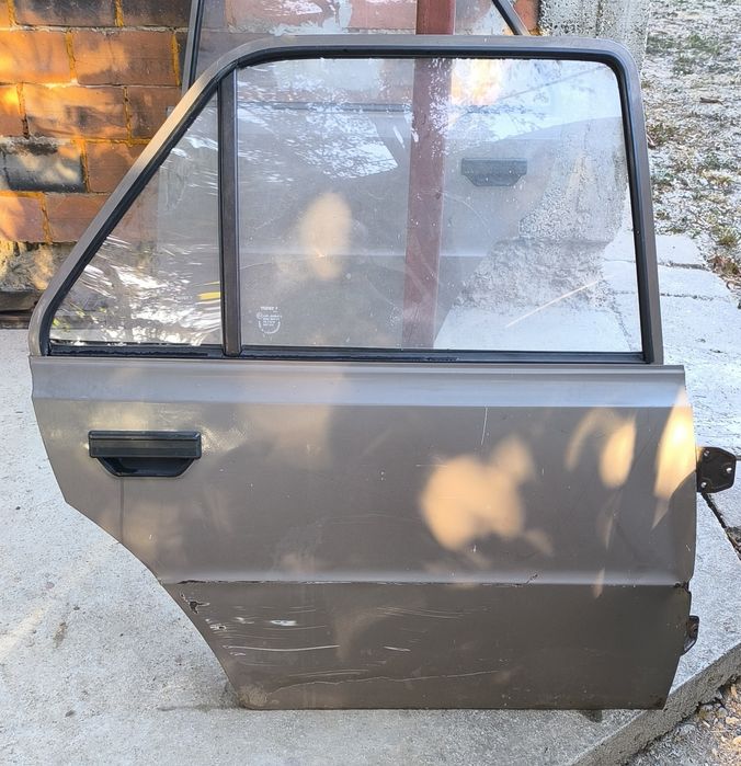 Skoda 120 l /три броя врати/