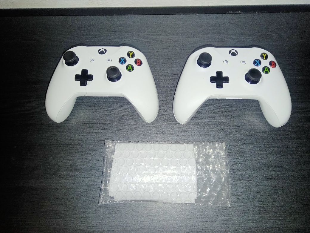 Vând Xbox One S 1T Stocare
