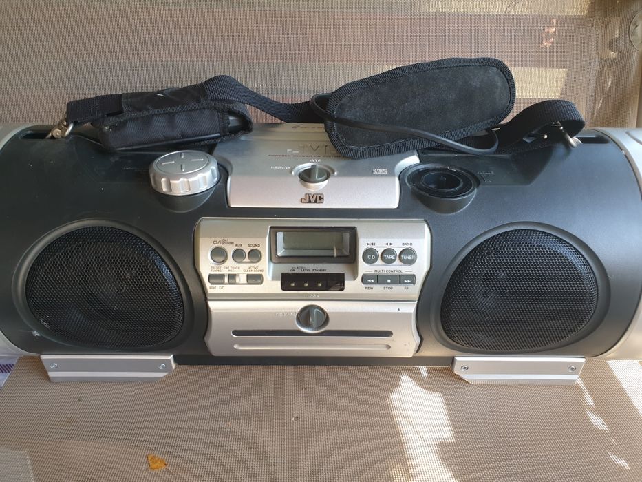 Sistem audio JVS
