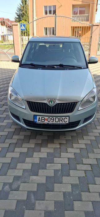 Vand Skoda Fabia 2, benzina, an 2011 246k km