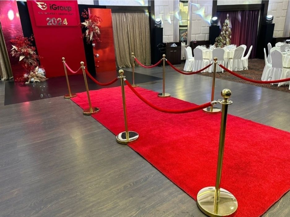 Оформление шарами красная дорожка парфлексы церемониальный набор газон