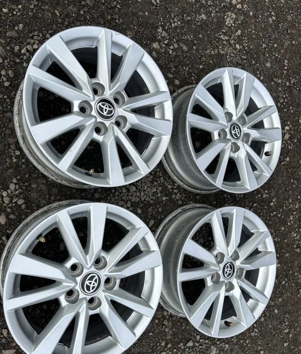 Продам оригинальные диски Тойота R16