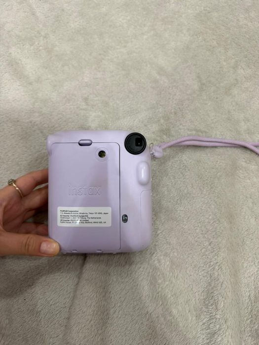 продам instax ,новый ,пользовались пару раз
