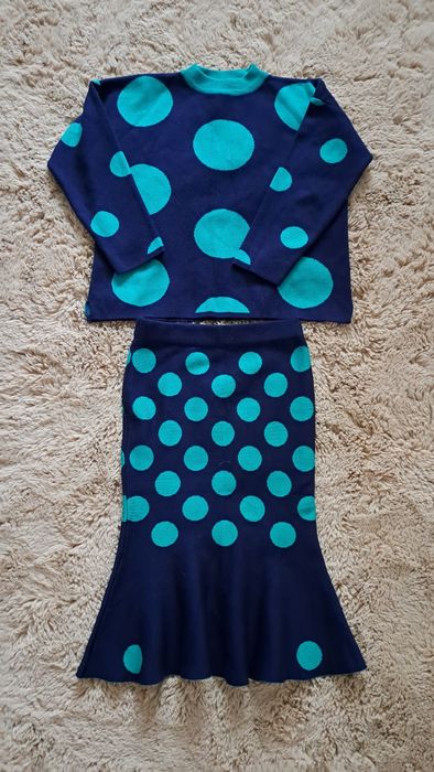 Set costum fusta si pulover