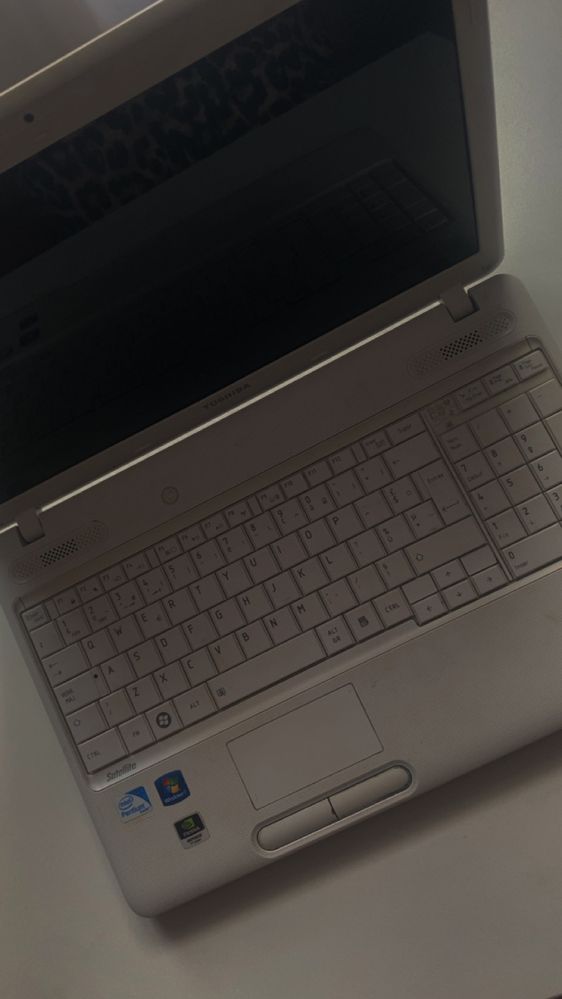 Laptop pentru piese.