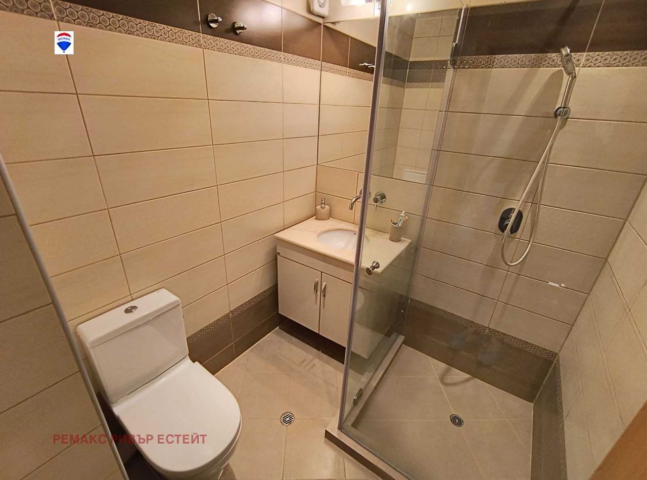 Дава се под наем Тристаен апартамент в Русе, Ялта - 67 кв.м за 408 € - Снимка #9